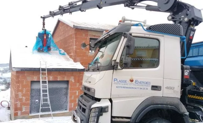 Livraison de tuiles avec point P Roanne, Renaison, PLASSE ENERGIES